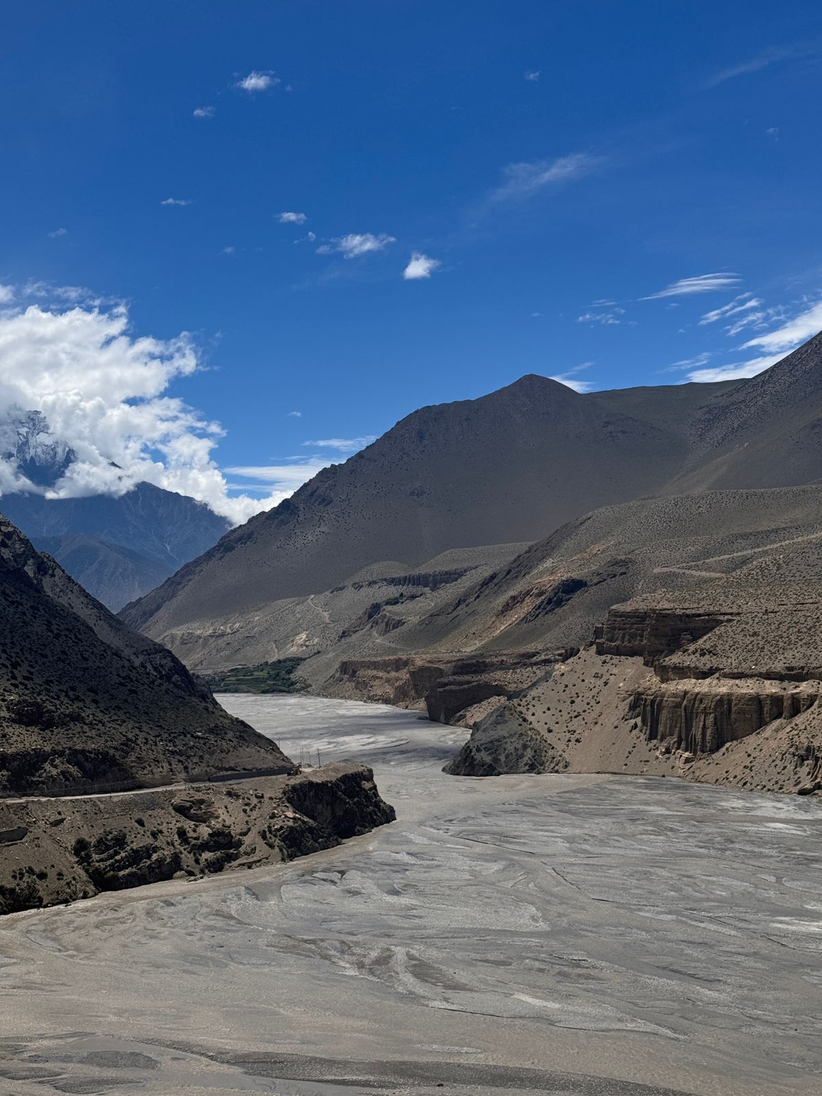 Day 6: Marpha to Jomsom to Kagbeni (50 km, 5 hrs)
