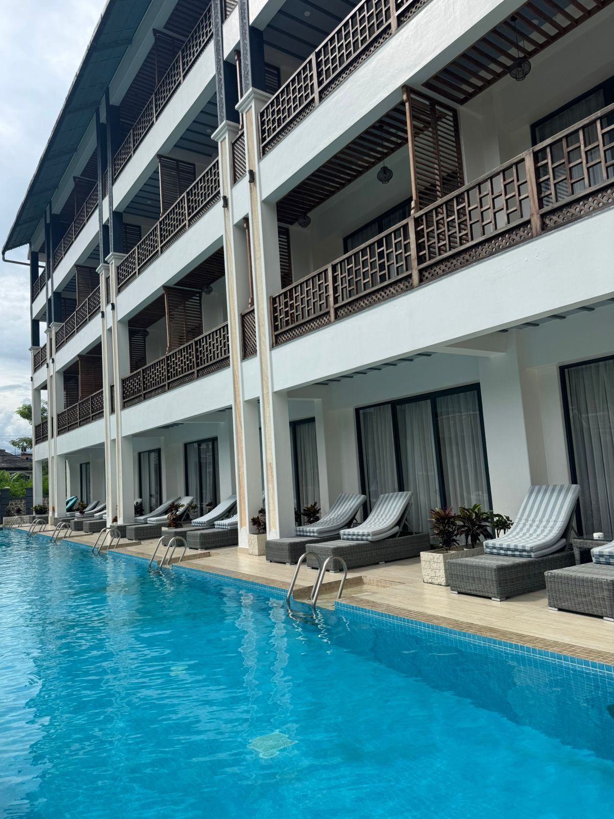 Day 3: Kathmandu to Pokhara (210 km, 6–7 hrs)