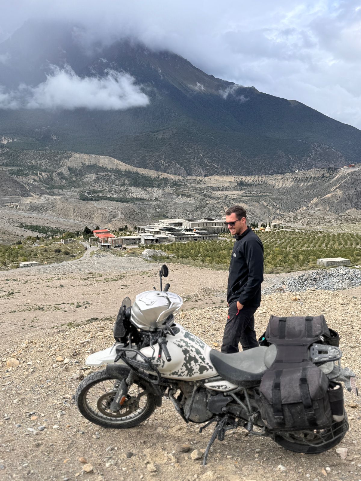 Day 8: Kagbeni to Tatopani (120 km, 6–7 hrs)