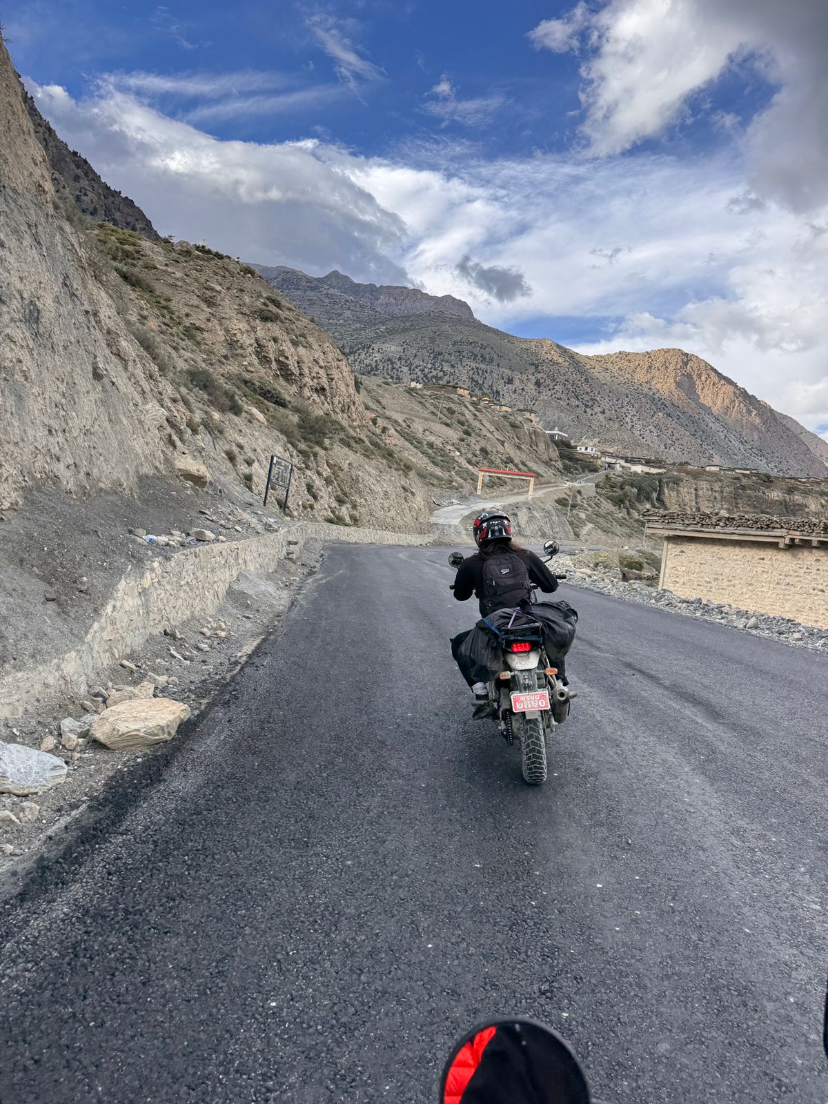 Day 8: Kagbeni to Tatopani (120 km, 6–7 hrs)